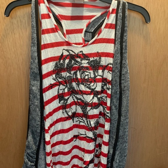 Lot of 2 BKE TOPS - Picture 1 of 4